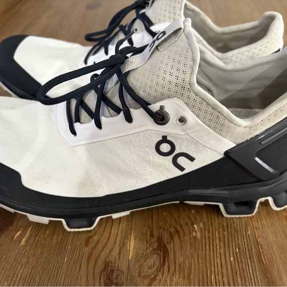On CloudVenture trail running shoes - Picture 2 of 6